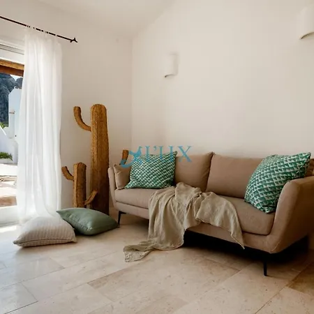 Casa Frangipani Apartment San Pantaleo